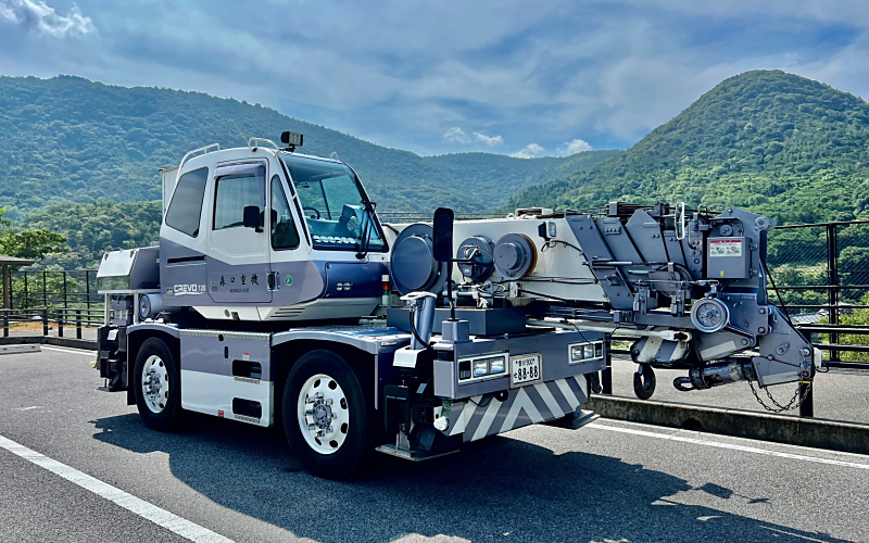 香川県クレーン協同組合｜私たちはクレーンで未来を建設するクレーン業界の協同組合です