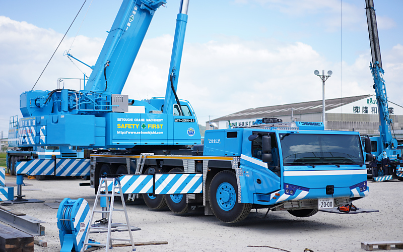 香川県クレーン協同組合｜私たちはクレーンで未来を建設するクレーン業界の協同組合です