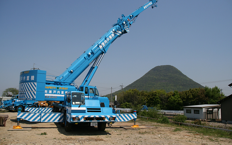 香川県クレーン協同組合｜私たちはクレーンで未来を建設するクレーン業界の協同組合です